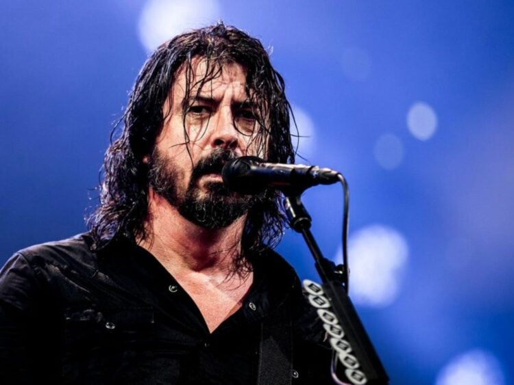 The song that Dave Grohl said broke his heart: “A sucker for crap”
